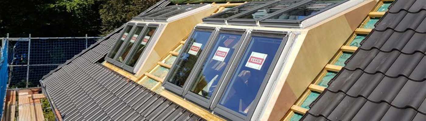 Ob Wohndachfenster, Ausstiegsfenster oder im Bereich Zubehoer, wir haben den durchblick fuer Ihre Dachflaechenfenstern